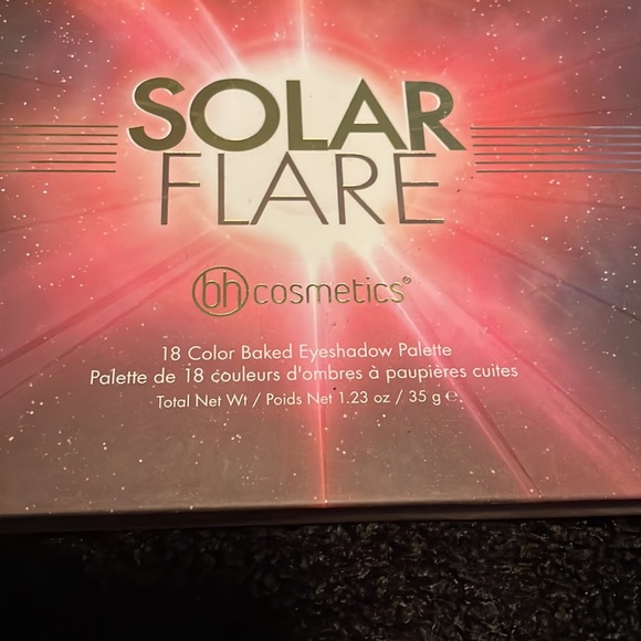 Jade infused Ecotools makeup brushes and Solar Flare 18 Color eyeshadow palette - Picture 4 of 7